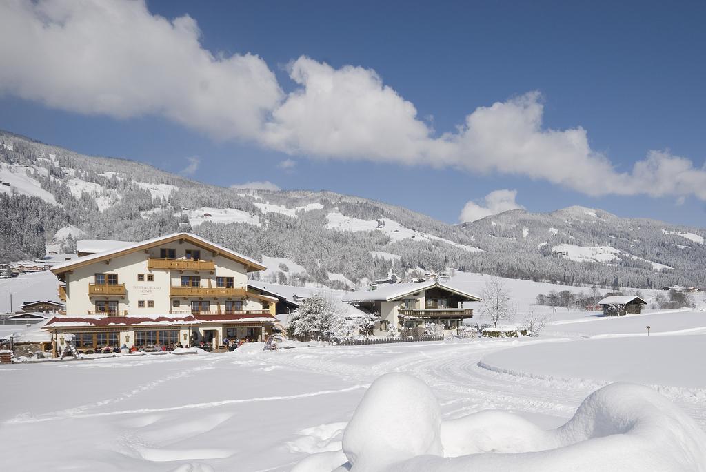Loipenstubn Hotel Brixen im Thale Exterior photo